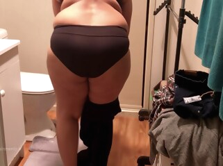 amateur brunette big ass big tits